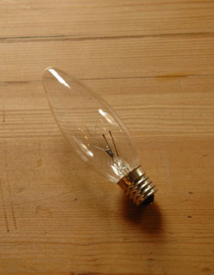 スタンドライト　照明・ライティング　テーブルランプ（Ｅ17シャンデリア球付）。電球は国産球(Ｅ17、40Ｗ)を１個お付けします。(TL-0013)