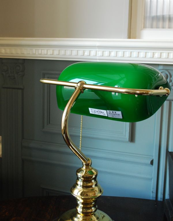 スタンドライト　照明・ライティング　グリーンの真鍮製デスクランプ（バンカーズライト）（電球セット）。後ろ姿も美しいランプです。(TL-0017)