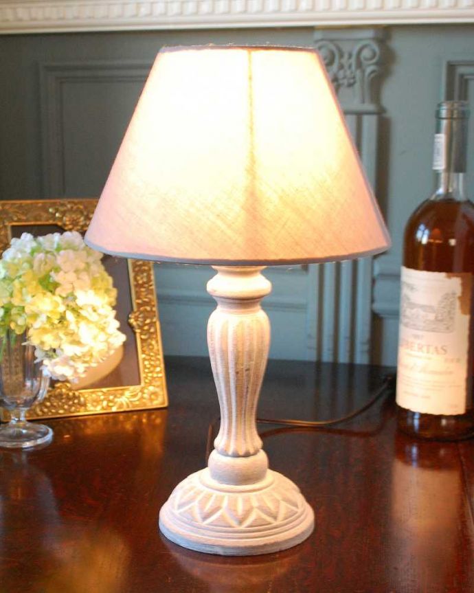 スタンドライト　照明・ライティング　アンティーク風のおしゃれ照明、フレンチシャビーなテーブルランプ（電球なし）。。(TL-0058)