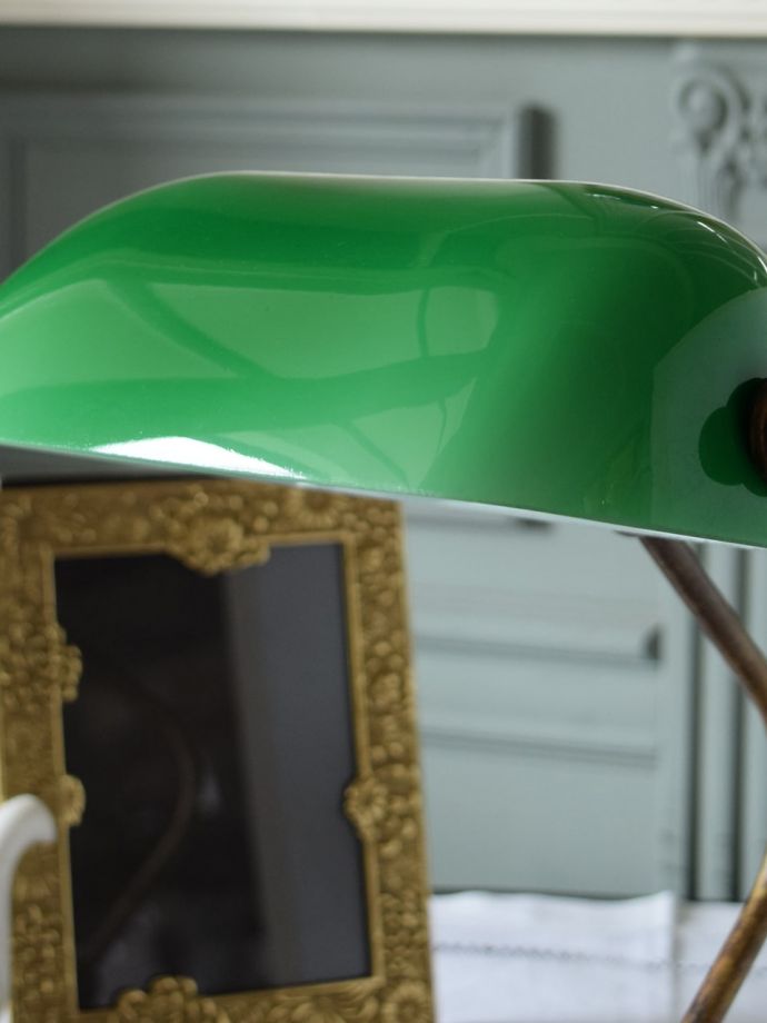 イタリア生まれのアンティーク調テーブルランプ、グリーン色のガラスシェードが付いたバンカーズライト（Ｅ17電球付）(tl-0143)｜照明・ライティング