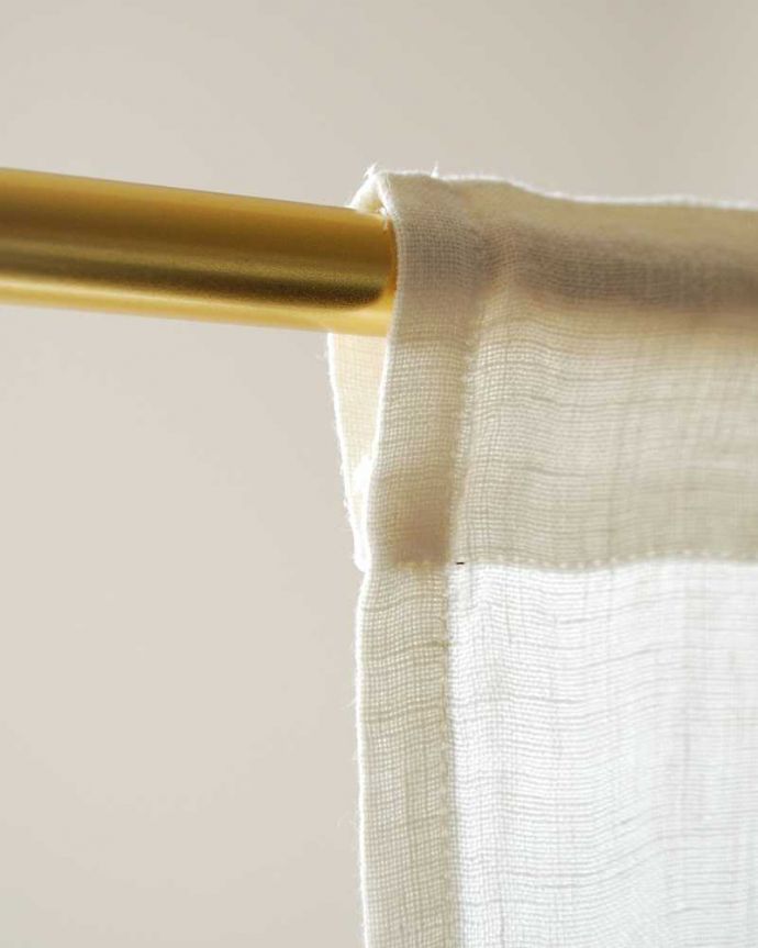 ファブリック（布）雑貨　インテリア雑貨　窓辺をフランススタイルで彩るウィンドカーテン。取り付けも簡単に出来ますカーテン用のポールを挿すだけで、窓辺にセッティング出来ます。(cf-1169)
