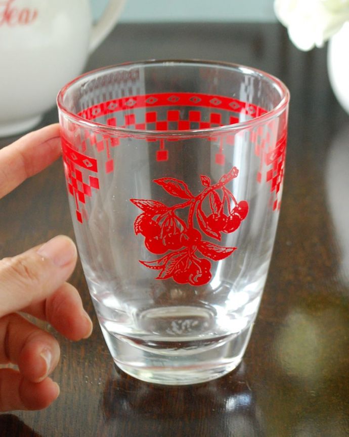 フランス雑貨　コントワール・ドゥ・ファミーユ　グラス　WATER TUMBLER DAMIER RED 28CL GLASS　大きさはコレくらいいろんなものを入れて使ってみて下さい。(cf-1302)