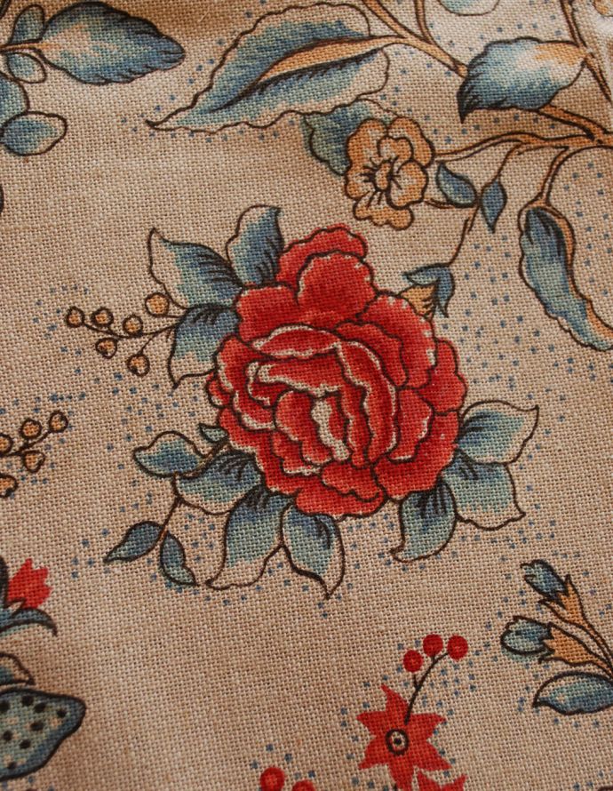 コントワールドファミーユ　インテリア雑貨　コントワール・ド・ファミーユのカーテン、バランスカーテン付き（Editeur）。色使いもキレイな可憐なお花模様です。(cf-707)