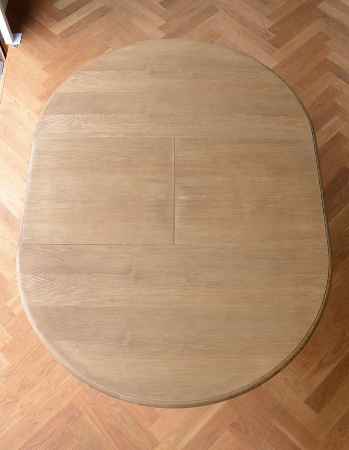 コントワールドファミーユ　アンティーク風　コントワール・ド・ファミーユのラウンドテーブル（ムーブルペイント）。上から見るとこんな形閉じた状態だとまん丸。(cff-72)