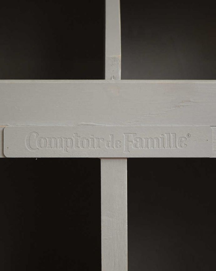 コントワールドファミーユ　アンティーク風　コントワール・ド・ファミーユのペイント仕上げのオープンシェルフ。フランスらしい色使いペイントの家具はパッとお部屋を明るい印象に。(cff-87)