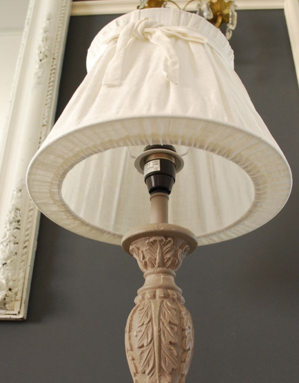 コントワールドファミーユ　照明・ライティング　コントワール・ド・ファミーユのテーブルランプ（シャルロット　プラン）（Ｅ26球）。リボンがアクセントになった、シンプルだけど女性らしいデザインです。(cfs-184)