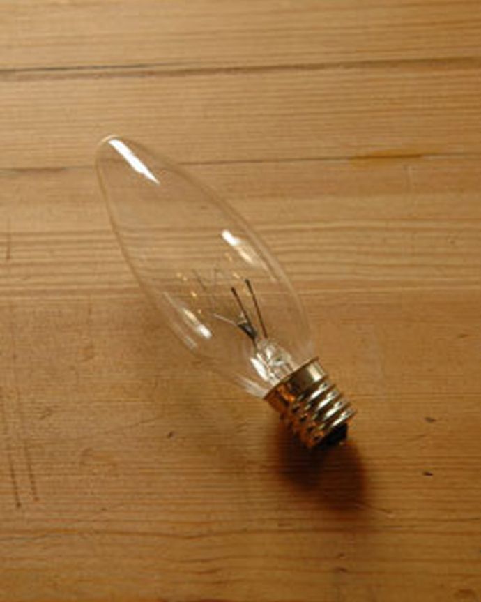 コントワールドファミーユ　照明・ライティング　刺繍入りのコントワール・ド・ファミーユのテーブルランプ （レジュニ）(E17シャンデリア球付）。電球は国産球を1ヶお付けしております。(cfs-238)