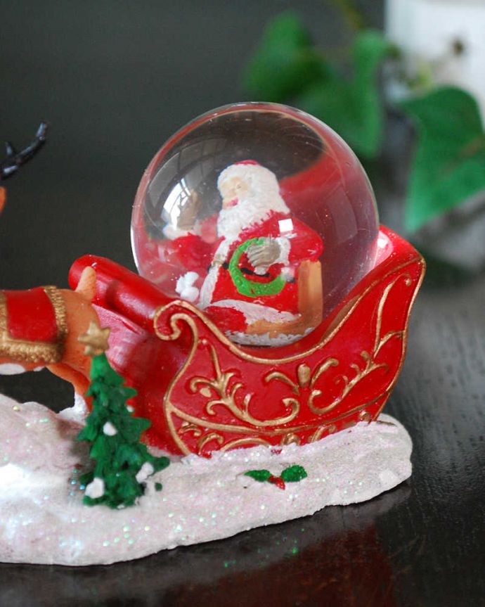 リビング雑貨　クリスマス用　クリスマス気分を盛り上げてくれる小さなスノードーム（サンタ＆レインディア）。クルっと回せば雪が降ります子どもから大人まで楽しめるスノードーム。(cm-164)
