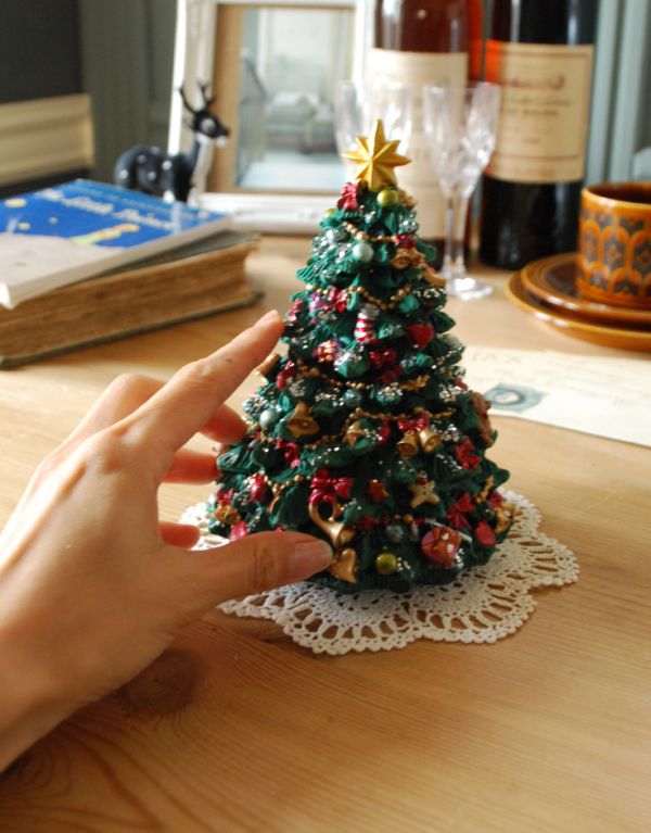 クリスマス用　クリスマスツリーのオルゴール（We wish you a merry christmas）。玄関、リビング、寝室・・・どこに飾ろうか考えるのも楽しいですね！。(cm-22)