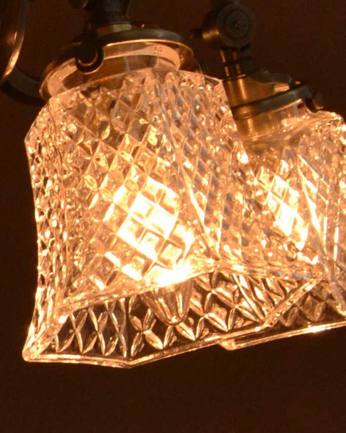 シャンデリア　照明・ライティング　ダイヤカットがキラキラ輝くアンティーク風シャンデリア（アンティーク色・4灯・電球なし）。。(cr-511-aB)