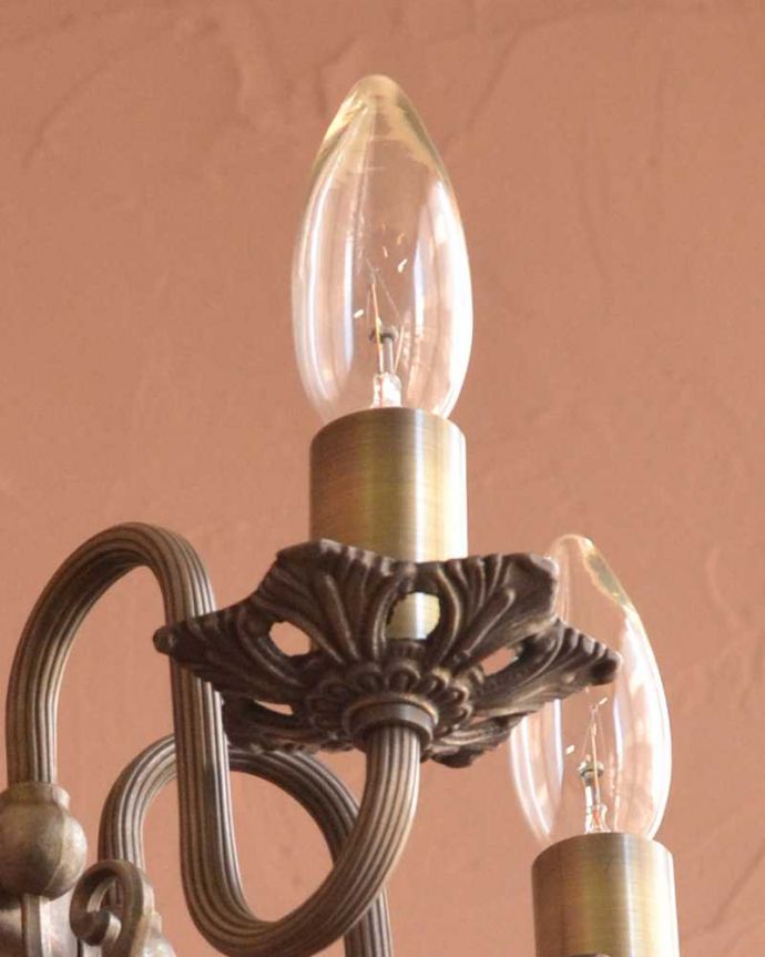 シャンデリア　照明・ライティング　アンティーク風の真鍮製シャンデリア（5灯・電球なし）。LEDも使えます口金はE17型60W対応です。(cr-515-a)