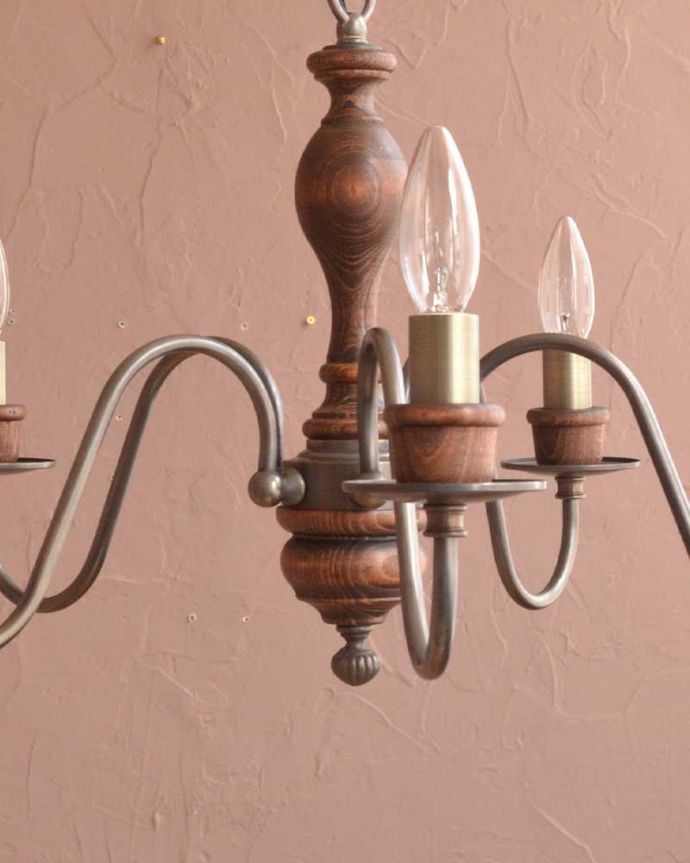 シャンデリア　照明・ライティング　木製×真鍮のコラボが人気のアンティーク風の木製シャンデリア（アンティーク色・5灯・電球なし）。。(cr-516-a)