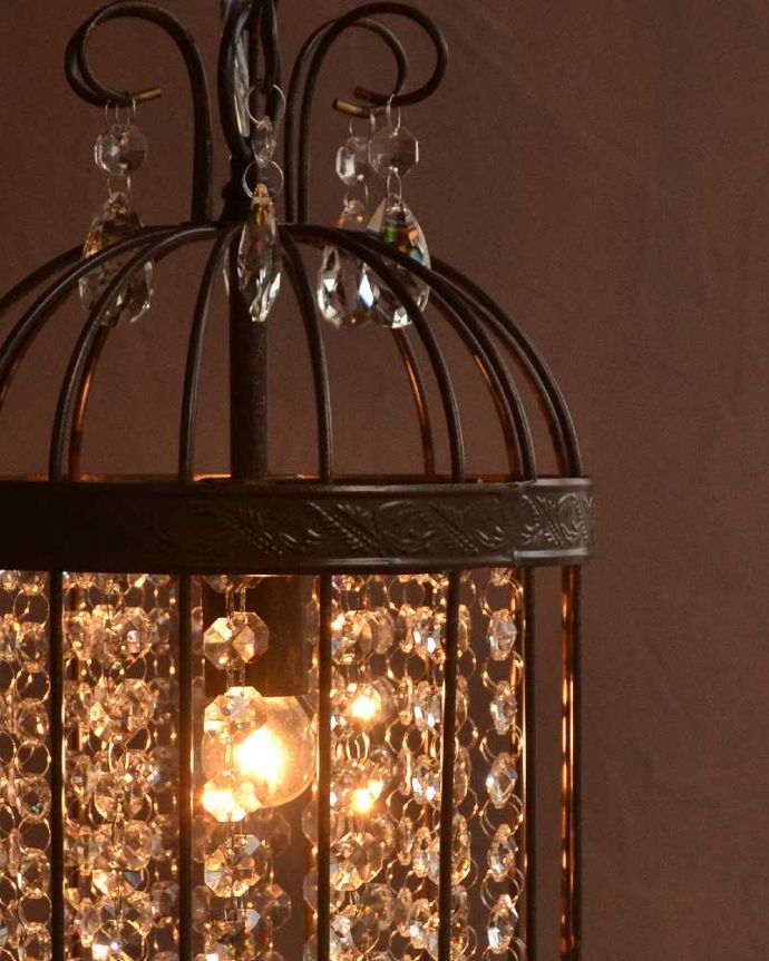 シャンデリア　照明・ライティング　ゲージの中で輝くガラスのビーズが美しいアンティーク風のシャンデリア(1灯)（Ｅ17電球付） 。。(cr-528)
