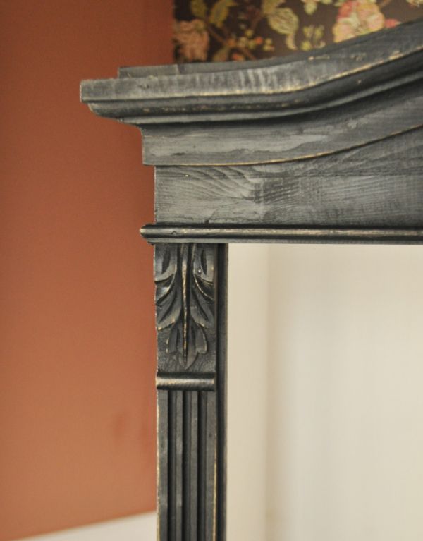 アンティークのキャビネット　アンティーク家具　アンティークのフレンチ家具、ブラックペイントのブックケース（本棚）。美しい彫にうっとり。(d-1051-f)