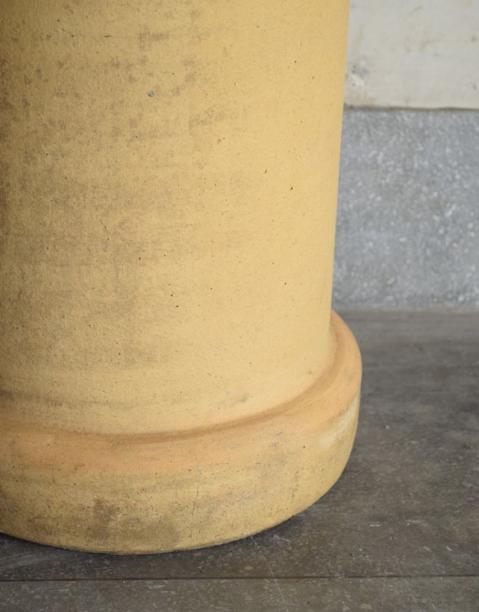 イギリスで見つけた可愛い色のアンティークのチムニーポット（煙突）(d