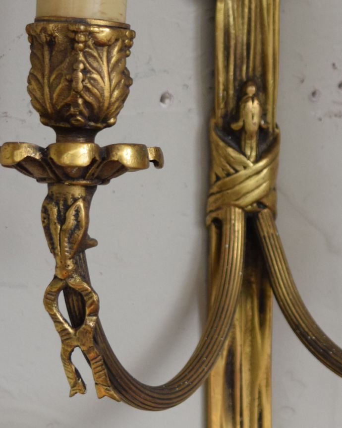 フランスアンティーク、リボン付きの可愛い真鍮製ウォールブラケット