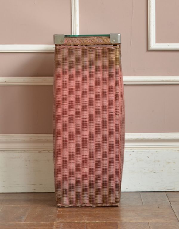 ロイドルーム　アンティーク家具　イギリスから届いたキレイなアンティークロイドルームボックス（ピンク色）。サイドはこんな感じです。(d-1154-f)