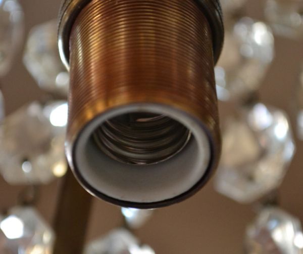 シャンデリア　照明・ライティング　真鍮×ガラスパーツのアンティークシャンデリア（Ｅ17シャンデリア球付）。オーバーホール済みなので安心してお使い頂けます。(d-1191-z)
