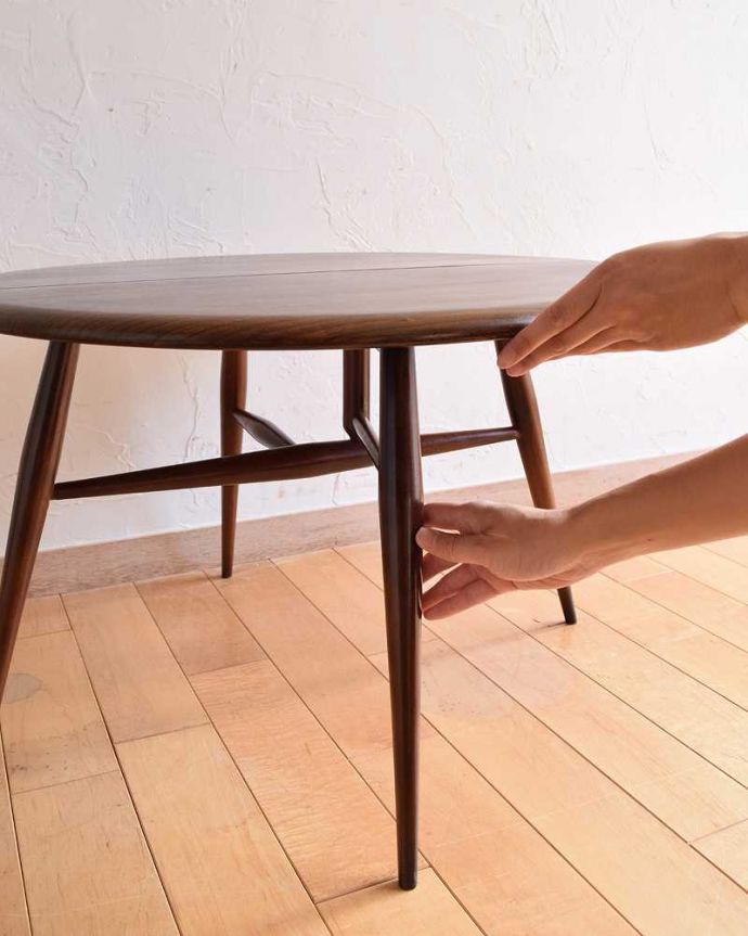 アンティークのテーブル　アンティーク家具　アーコールのヴィンテージ家具、ドロップリーフコーヒーテーブル（伸張式）。あっという間にサイズが変えれます。(d-1283-f)