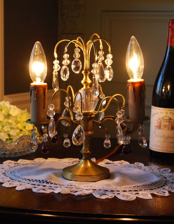 スタンドライト　照明・ライティング　ガラスコラム入りのテーブルシャンデリア、優雅なフランスアンティーク照明（Ｅ17シャンデリア球付）。季節や気分に合わせて、シェードを被せて楽しむ事も出来ます。(d-1391-z)