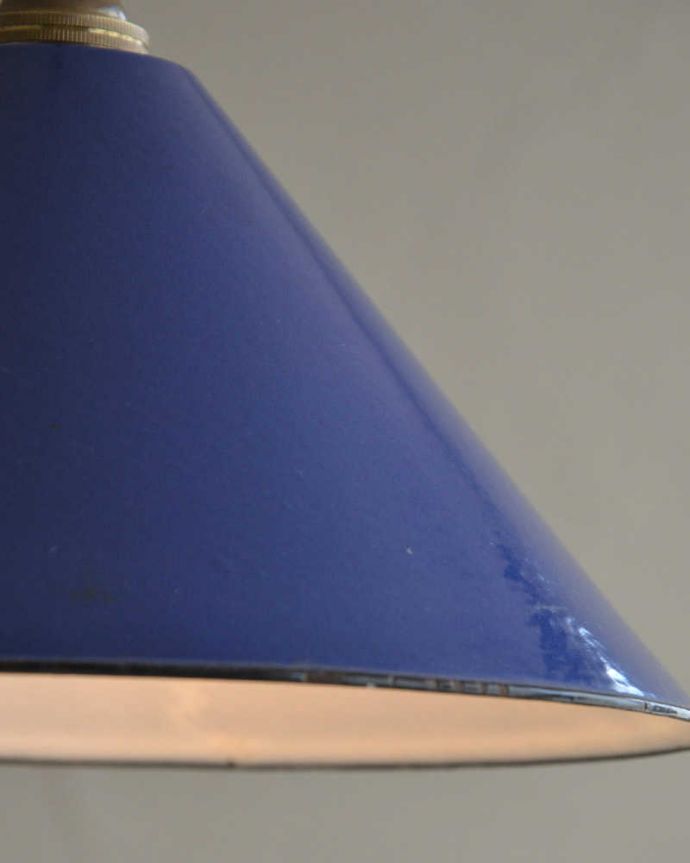 ペンダントライト　照明・ライティング　フランスアンティークのブルーのエナメルランプシェード（コード・シャンデリア球・ギャラリーなし）。。(d-1465-z)