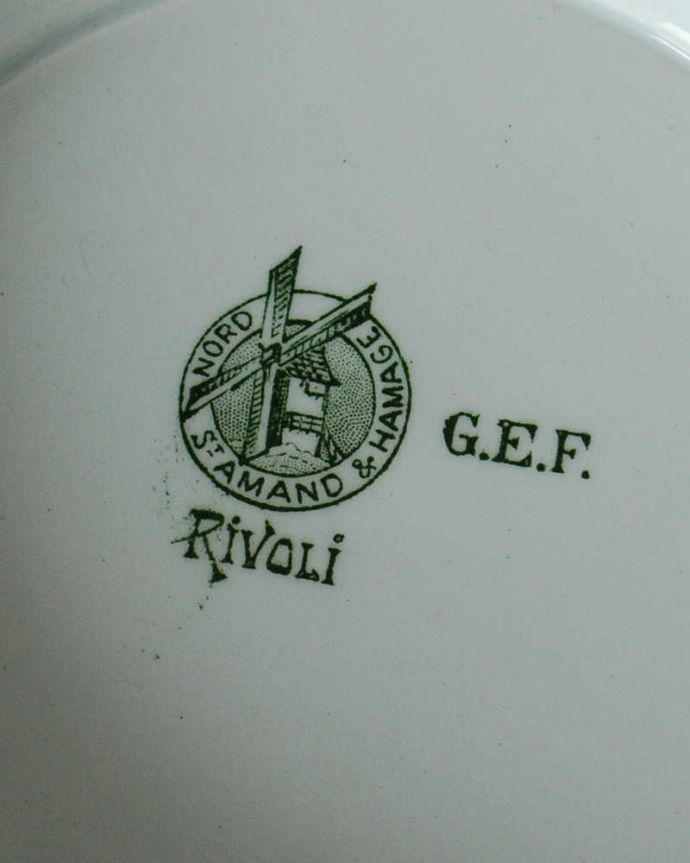 アンティーク 陶磁器の雑貨　アンティーク雑貨　フランスSt. Amand & Hamageのアンティークフルーツプレート。裏側には品質の証製造メーカー保証の意味がこもった窯印、ポーセリンマークがあります。(d-1506-z)
