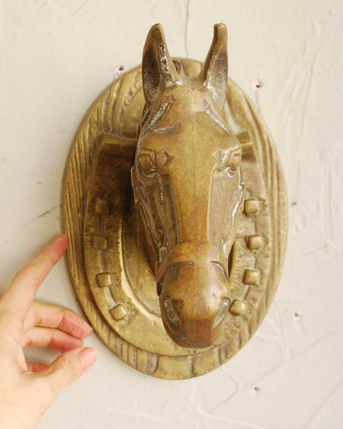 アンティーク 真鍮の雑貨　アンティーク雑貨　英国で見つけた真鍮で出来たアンティークのオーナメント（馬）。立体感のある馬の真鍮オブジェは英国らしいアイテムです。(d-1528-z)