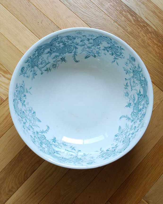 高級感のあるさりげない美しさ、イギリス輸入のアンティークボウル（手洗い鉢）(d-1568-z)｜アンティーク雑貨