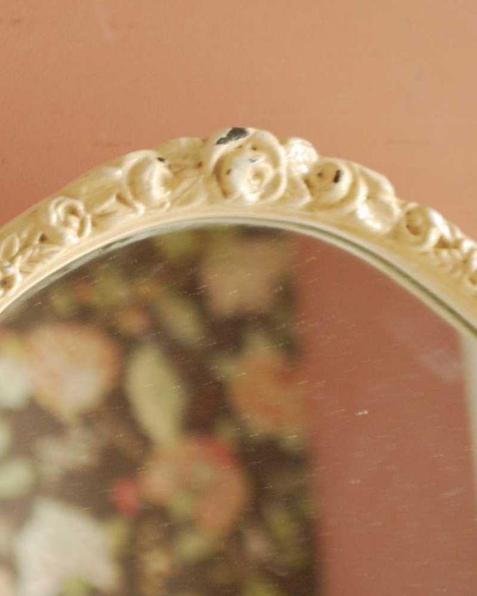 アンティーク ミラー（鏡）　アンティーク雑貨　フランス輸入のアンティーク雑貨、薔薇が付いた華やかアなスタンドミラー（三面鏡）。フランスらしく美しい彫見ているだけで優雅な気分になっちゃう彫。(d-1592-z)