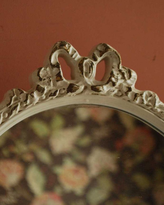 アンティーク ミラー（鏡）　アンティーク雑貨　大人カワイイリ三面鏡、リボンが付いた華やかアなスタンドミラー。フランスらしく美しい彫見ているだけで優雅な気分になっちゃう彫。(d-1593-z)