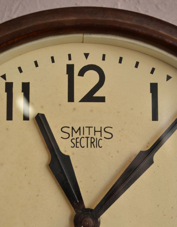 時計・スケール・カレンダー　アンティーク雑貨　スミス社のアンティークウォールクロック。きちんとお直ししてあるので、ちゃんと動きます。(e-223-1)