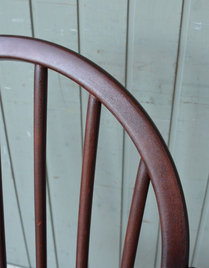 アーコールチェア　アンティーク チェア　肘掛付きのシンプルな椅子、アンティーク アーコール フープバックアームチェア(６本タイプ)。カーブの曲線が、ほれぼれする程美しいです。(ear-6a-k)