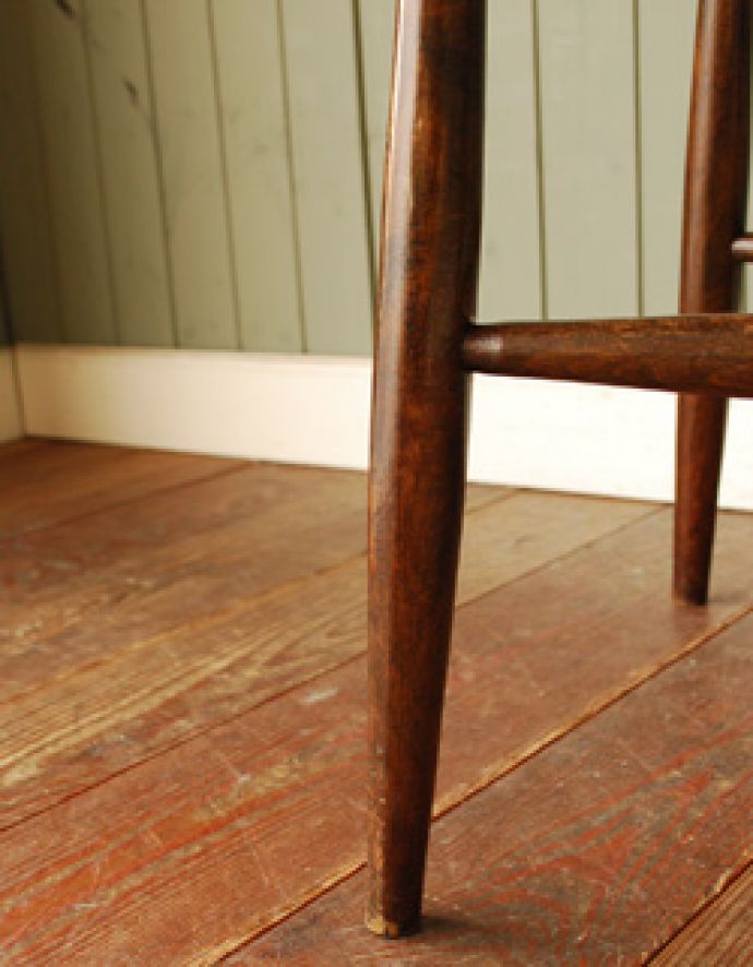 アーコールチェア　アンティーク チェア　茶色の北欧スタイルの椅子、アンティーク アーコール フープバックチェア （６本・まっすぐ・タグ有り）。背もたれは６本タイプ。(ear-6m-ct)