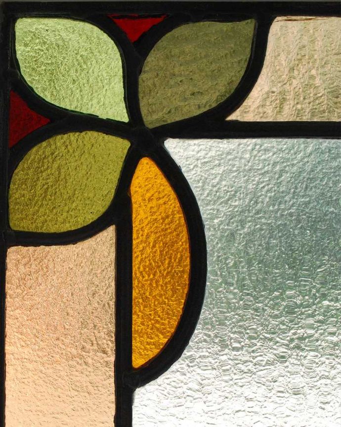 アンティーク ステンドグラス　アンティーク雑貨　リーフ×フルーツがモチーフの色使いが優しいアンティーク ステンドグラス。太陽の光を通してキラキラ輝くガラスやっぱり魅力はアンティークらしい美しい模様。(g-1072)