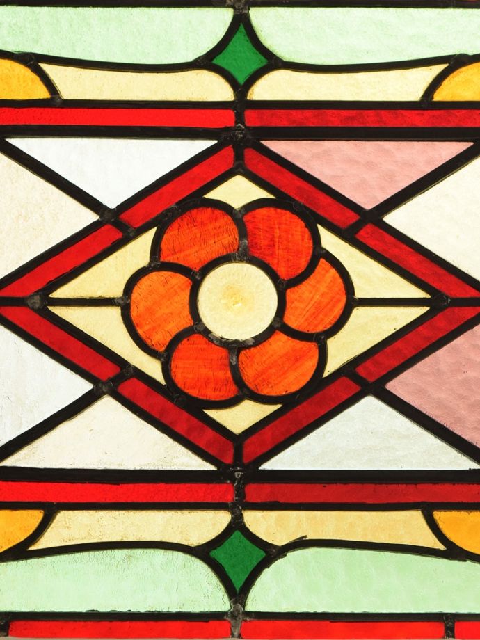 ロンデルガラスが入った美しいお花の模様、英国アンティークのステンドグラス