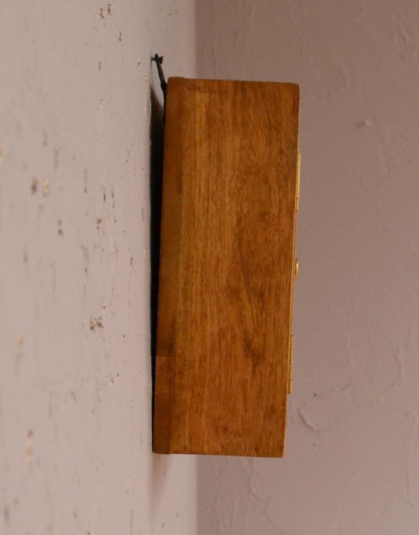 壁に付ける小さなインテリア　インテリア雑貨　キーケース＆レターシェルフ、木製の小さな壁付け収納。横から見るとこんな感じ。(gc-180)