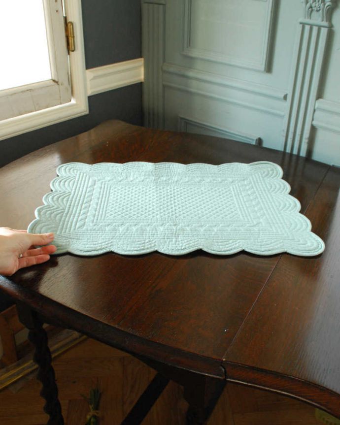 インテリア雑貨 何枚あっても便利に使えるフランスcote　tableのブレイスマット（グリーン）。可愛らしいデザイン大好きなアイテムだからこそ、特に可愛いデザインのものを選びました！肌触りも優しい綿100％です。(gc-186)