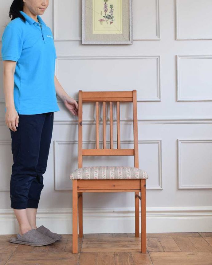 アンティーク風の椅子　アンティーク風　CHARDONNAY（シャルドネ/クリビーレ）ダイニングチェア（パイン材アンティーク仕上げ）。なんとも言えない「あたたかさ」が感じられる椅子やっぱりパイン材の椅子はナチュラルであったかい雰囲気を作り上げてくれるので個人的に大好きなアイテム。(h-001-c)