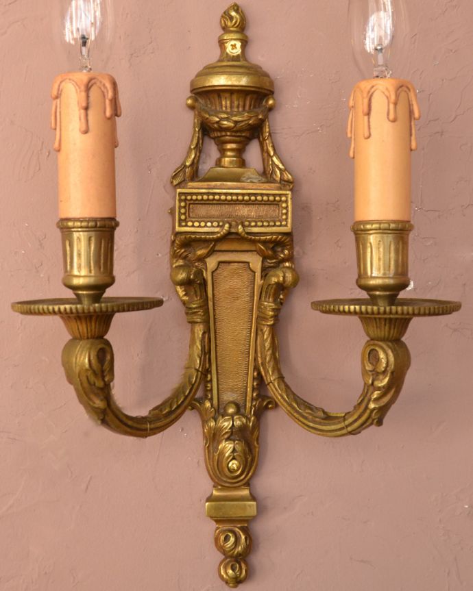 フランスのアンティーク照明　真鍮製ウォールランプ（２灯タイプ）（Ｅ17シャンデリア球付）