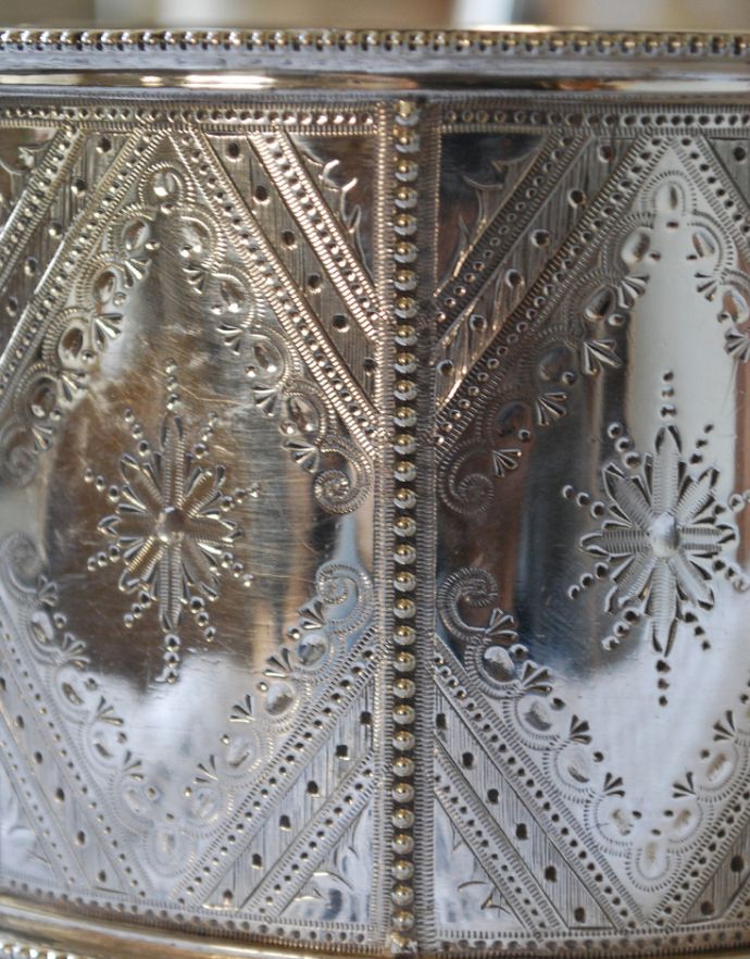 アンティーク シルバー製　アンティーク雑貨　英国で見つけた銀食器、アンティークシルバーの贅沢なティーセット。繊細な装飾が華やかです。(h-162-z)