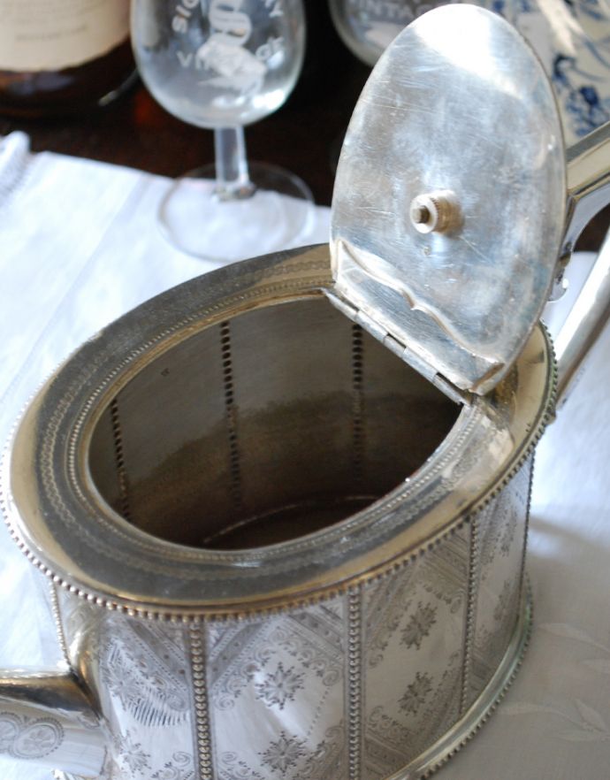 アンティーク シルバー製　アンティーク雑貨　英国で見つけた銀食器、アンティークシルバーの贅沢なティーセット。アンティークなので多少のキズ・汚れがある場合があります。(h-162-z)