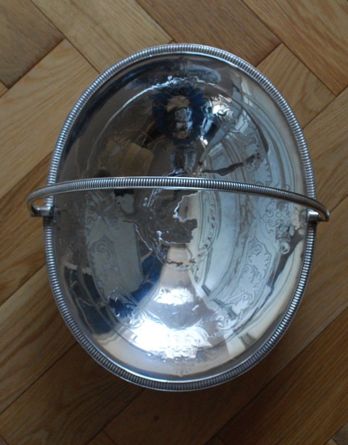 アンティーク シルバー製　アンティーク雑貨　英国で出会った銀食器、持ち手付きのバスケット（アンティークシルバー）。テーブルコーディネートの主役になります。(h-170-z)
