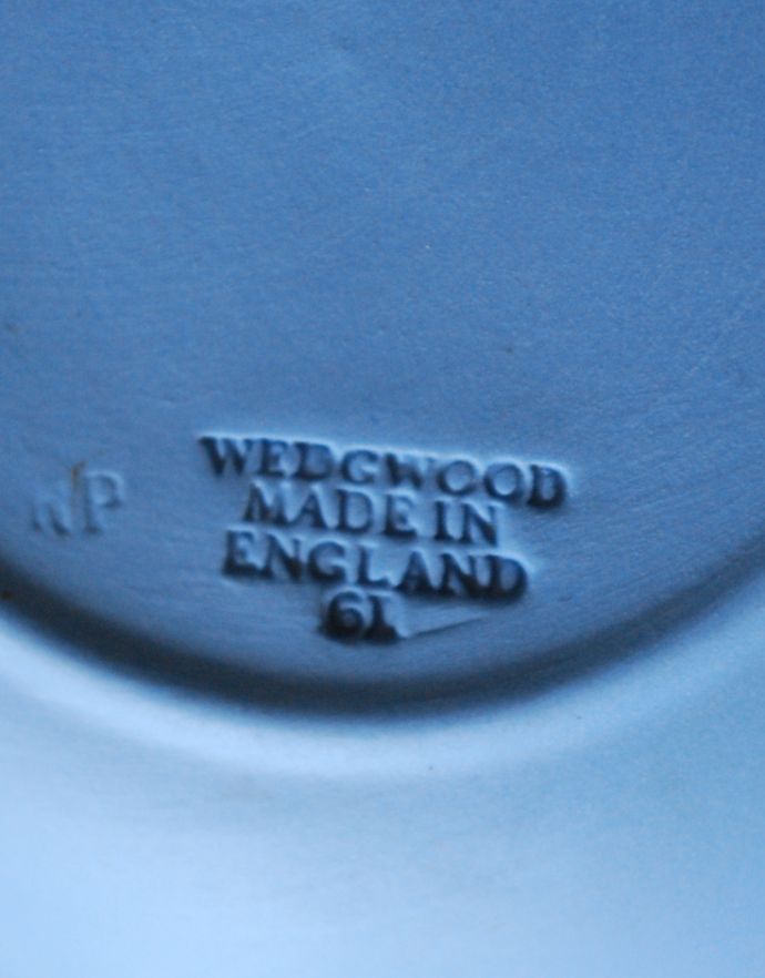 ジャスパーウェア　アンティーク雑貨　アンティークのジャスパーウェア、ウェッジウッドトレイ（Wedgwood）。裏にメーカーの刻印があります。(h-248-z)