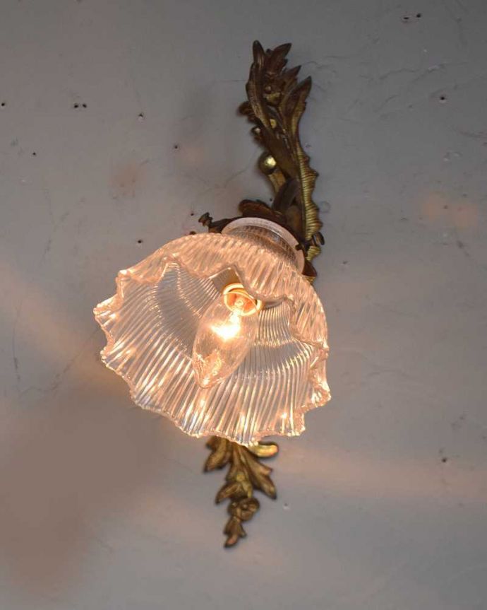 壁付けブラケット　照明・ライティング　フランス輸入のアンティークウォールブラケット(１灯)（Ｅ17シャンデリア球付）。しっかりオーバーホウルをしたので、ご安心下さい。(h-326-z)