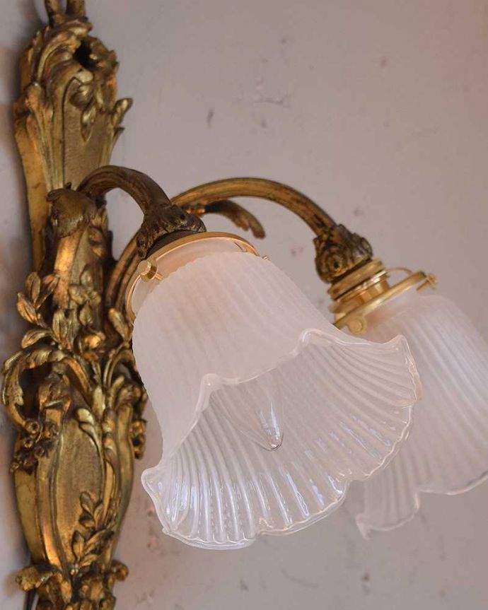 壁付けブラケット　照明・ライティング　美しいフランスのアンティークウォールブラケット(2灯)（Ｅ17シャンデリア球付）。しっかりオーバーホウルをしたので、ご安心下さい。(h-337-z)