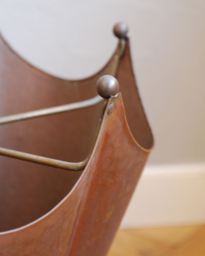 シルバーのテーブルウェア　アンティーク雑貨　コッパー（銅製）のアンティークアンブレラスタンド、フランスで見つけた傘たて。銅製のアンティークの質感と風合いをお楽しみください。(h-352-z)