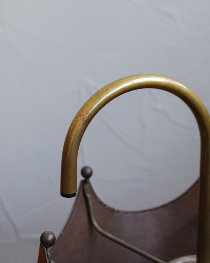 シルバーのテーブルウェア　アンティーク雑貨　コッパー（銅製）のアンティークアンブレラスタンド、フランスで見つけた傘たて。持ち手付きなので、移動させるときに便利です。(h-352-z)