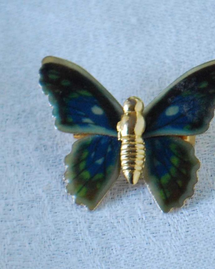 アンティーク その他の雑貨　アンティーク雑貨　イギリスで見つけたアンティークブローチ（美しい羽の蝶）。年月を重ねた大人の雰囲気現代作られたものとは、なんだか雰囲気が違うアンティークのアクセサリー。(h-601-z)