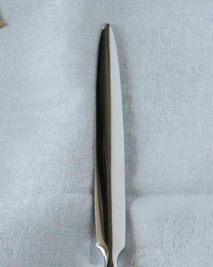 アンティーク シルバー製　アンティーク雑貨　白蝶貝のハンドルが美しいアンティークシルバーのペーパーナイフ（マザーオブパール）。大切に受け継がれるシルバープレート現代ではほとんどがステンレス製になってしまった道具もシルバープレートだとぬくもりがまるで違います。(h-668-z)