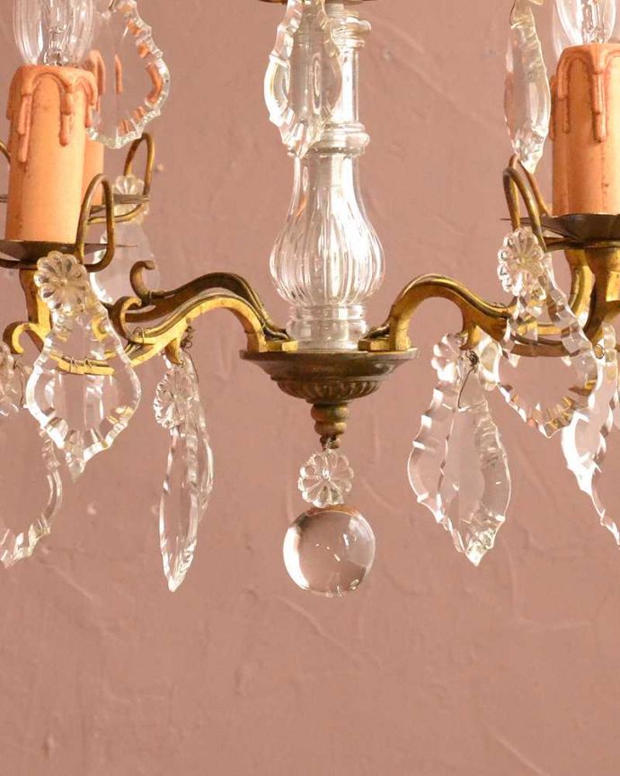 シャンデリア　照明・ライティング　フランスのアンティーク照明、ガラスの シャンデリア(4灯)（Ｅ17シャンデリア球付）。。(h-761-z)